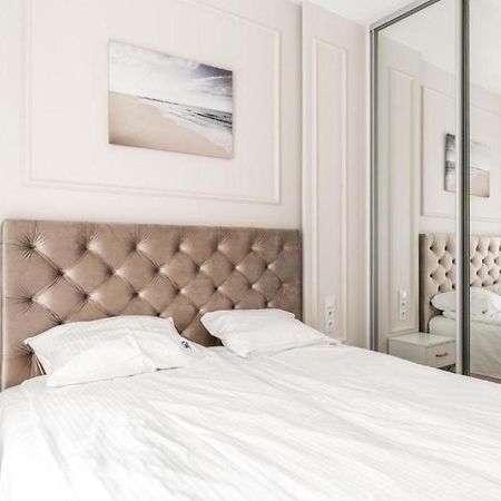 Apartament Mennica Residence - Golden Apartments - Comfortable And Stylish Varşovia Exterior foto