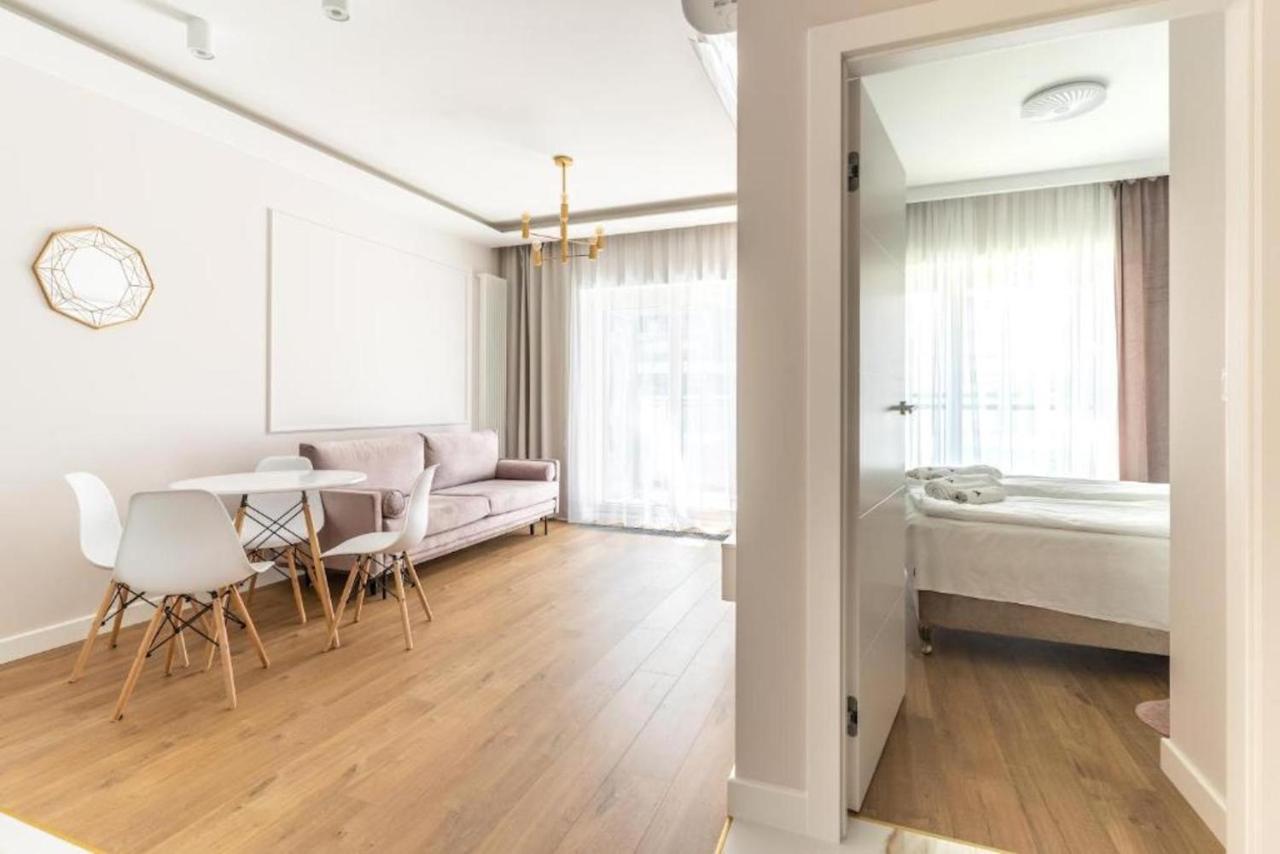 Apartament Mennica Residence - Golden Apartments - Comfortable And Stylish Varşovia Exterior foto