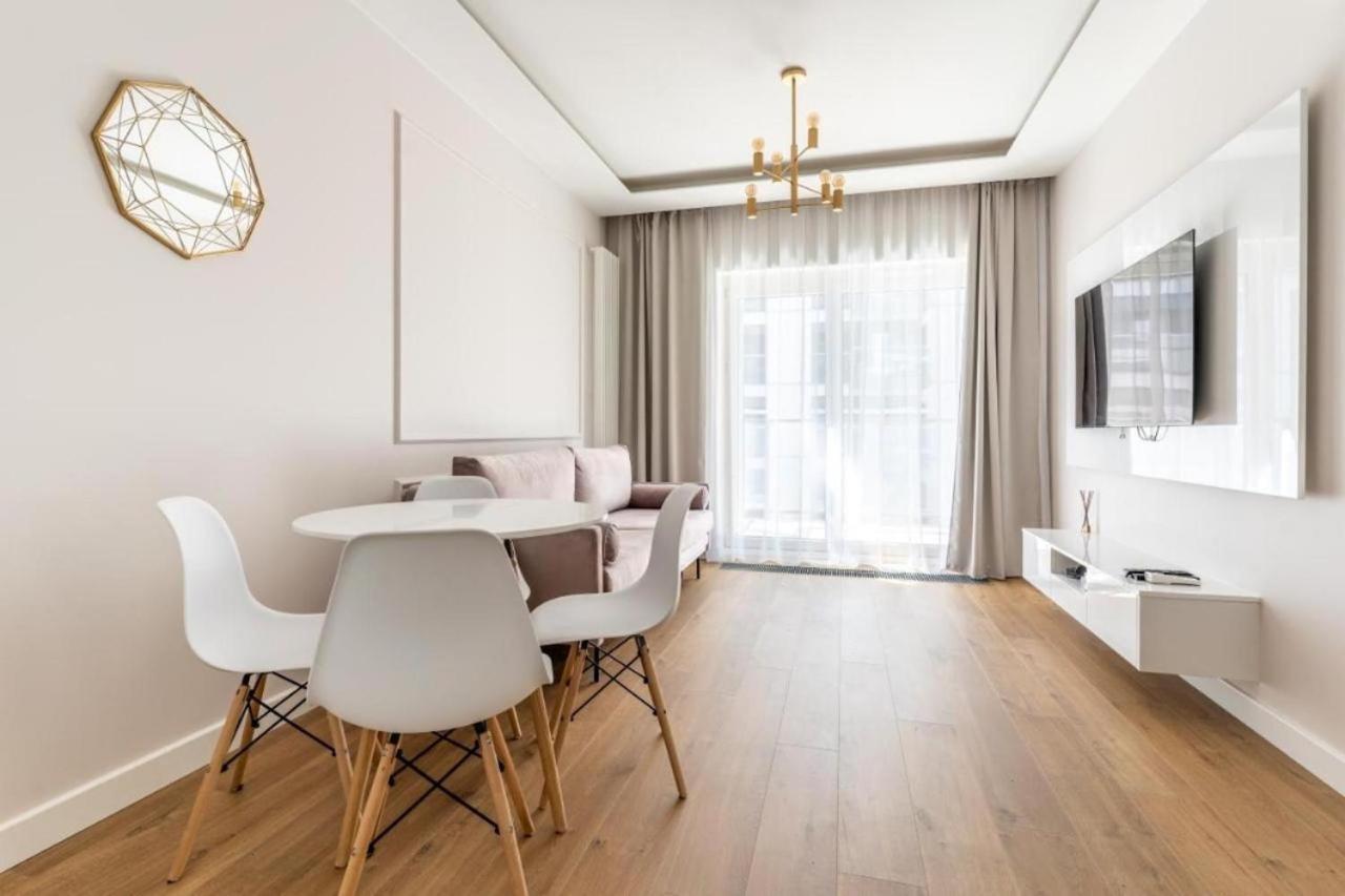 Apartament Mennica Residence - Golden Apartments - Comfortable And Stylish Varşovia Exterior foto