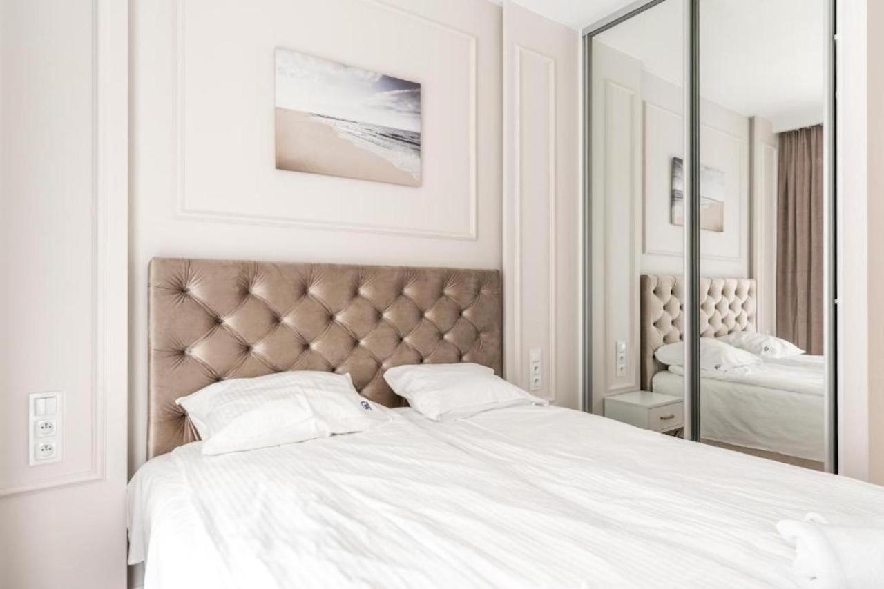 Apartament Mennica Residence - Golden Apartments - Comfortable And Stylish Varşovia Exterior foto